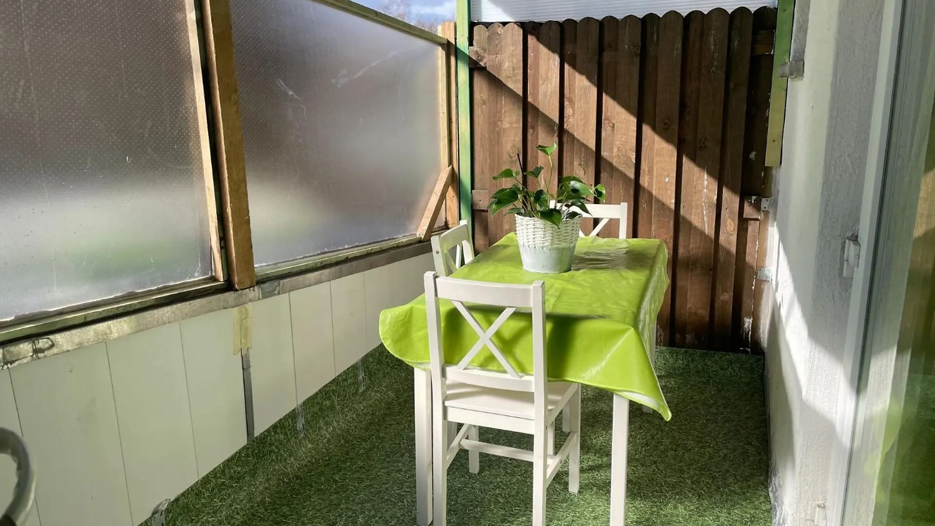 Apartment Studio With Furnished Terrace And Wifi At Charleroi