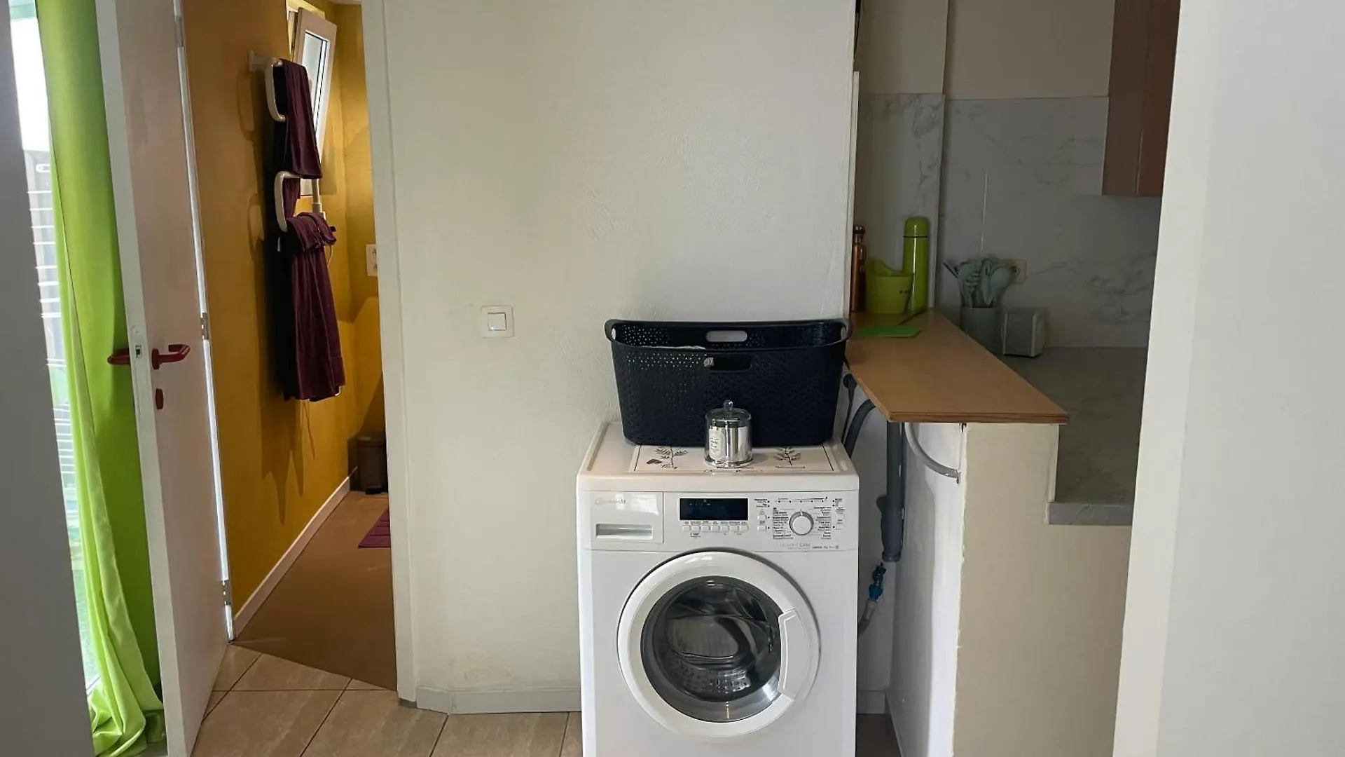 Apartment Studio With Furnished Terrace And Wifi At Charleroi