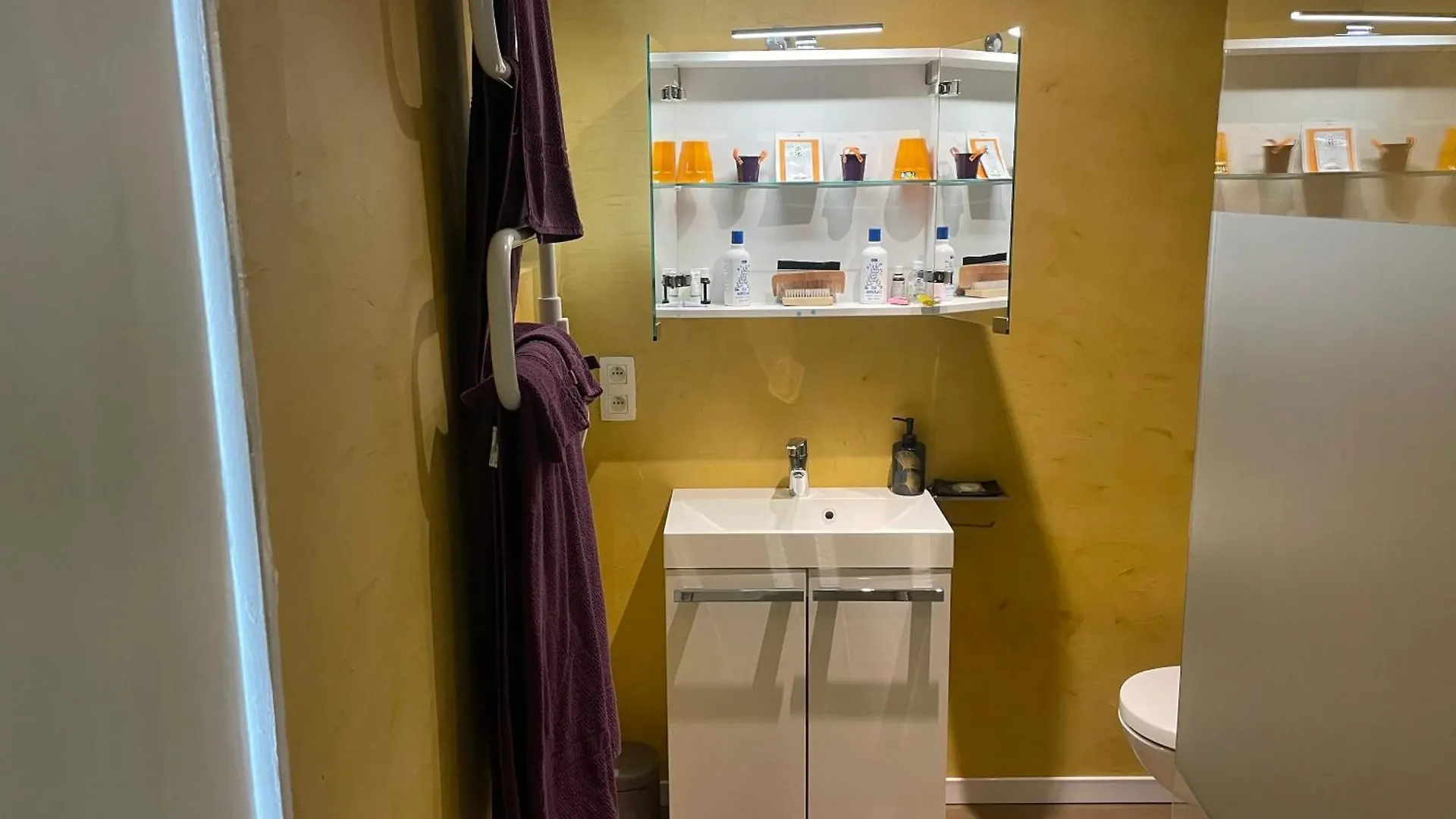 Studio With Furnished Terrace And Wifi At Charleroi 0*,