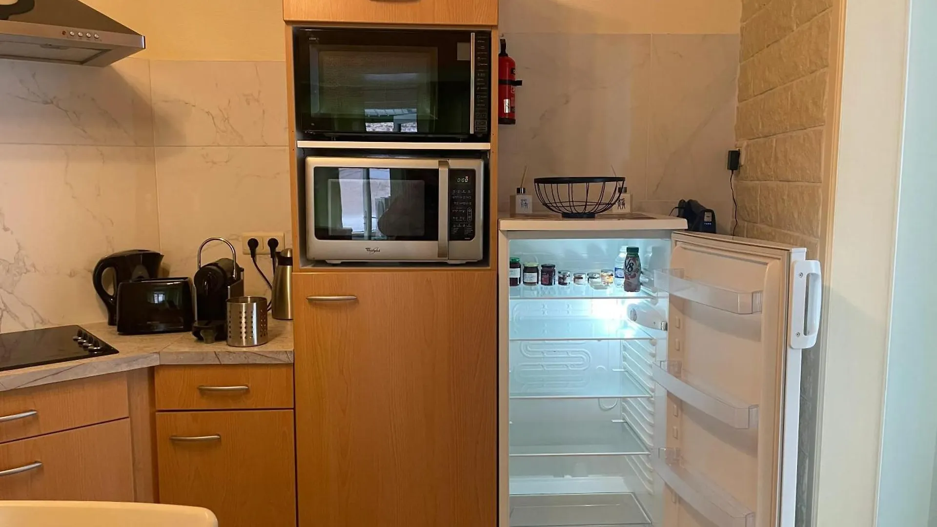 Studio With Furnished Terrace And Wifi At Charleroi Apartment